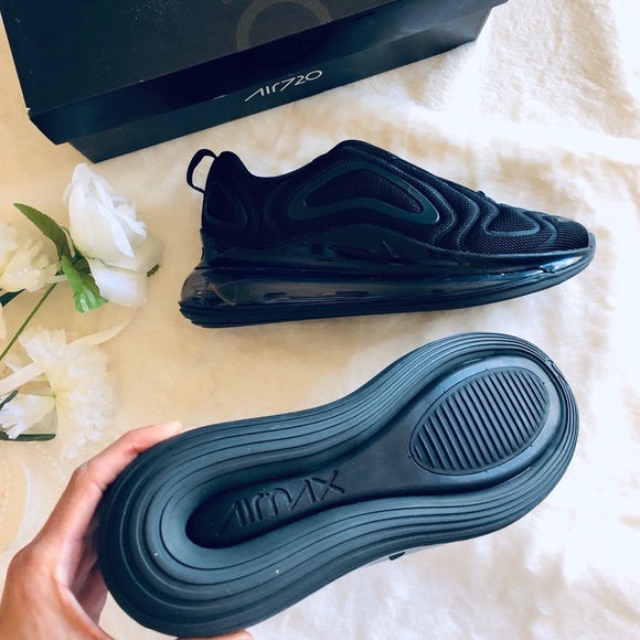 Nike Air Max 720. Brand new in Box. Triple black - Picture 5 of 15